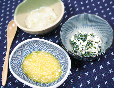 【離乳食中期】ナスとお麩のおかゆ/小松菜としらすの白和え/鶏ささ身のオレンジ煮