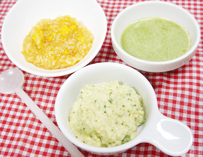 【離乳食中期】フワフワ卵のチキンライス/緑黄色野菜のポテトサラダ/ほうれん草とグリーンピースのポタージュスープ