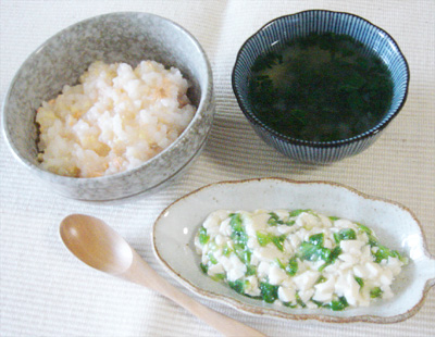 【離乳食後期】鮭とタケノコのおじや/オクラの豆腐和え/ほうれん草と玉ねぎの味噌汁