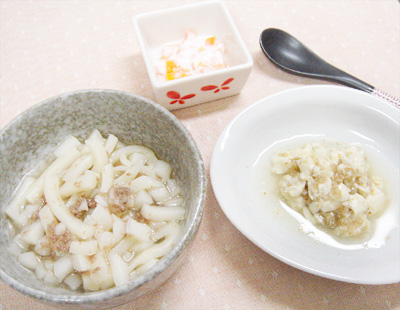【離乳食後期】牛肉うどん/豆腐とえのきのゴマ煮/キャロットサラダ